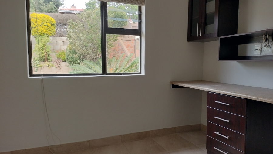 3 Bedroom Property for Sale in Fraaiuitsig Western Cape